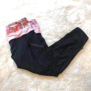 SOLD Lululemon Cropped Leggings Floral Waistband 4